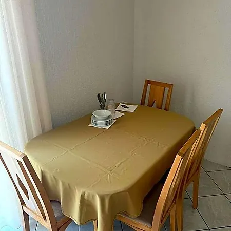 Restaurant Sjor Luka 4* トゥラニ